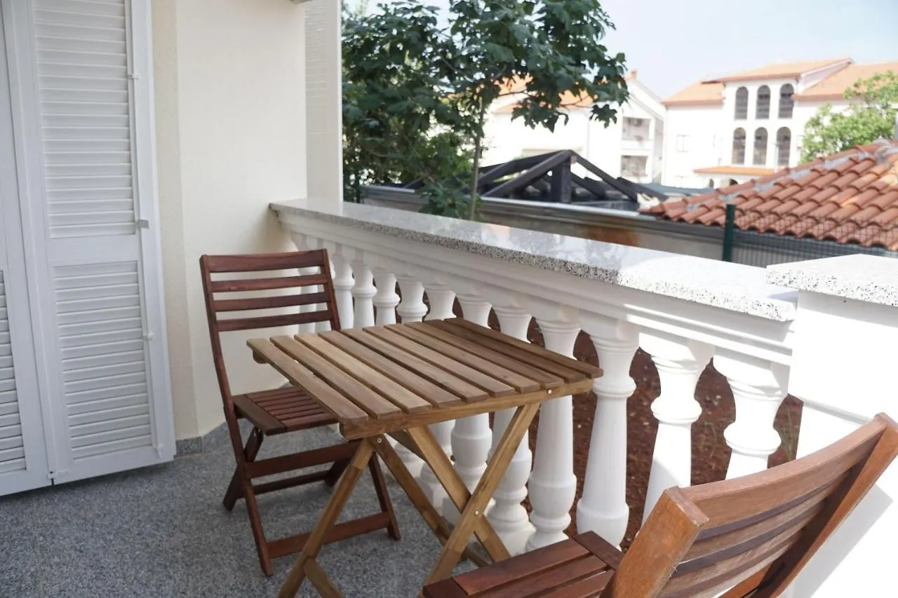 Mitra Apartments Malinska Croacia